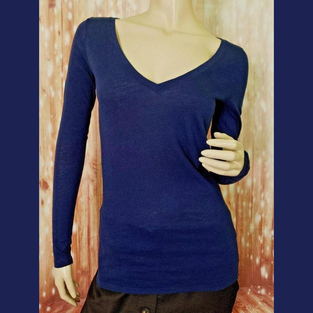 VS PINK Womens Long Sleeve Deep V Neck T Shirt Solid Dark Navy Blue Dog Logo XS